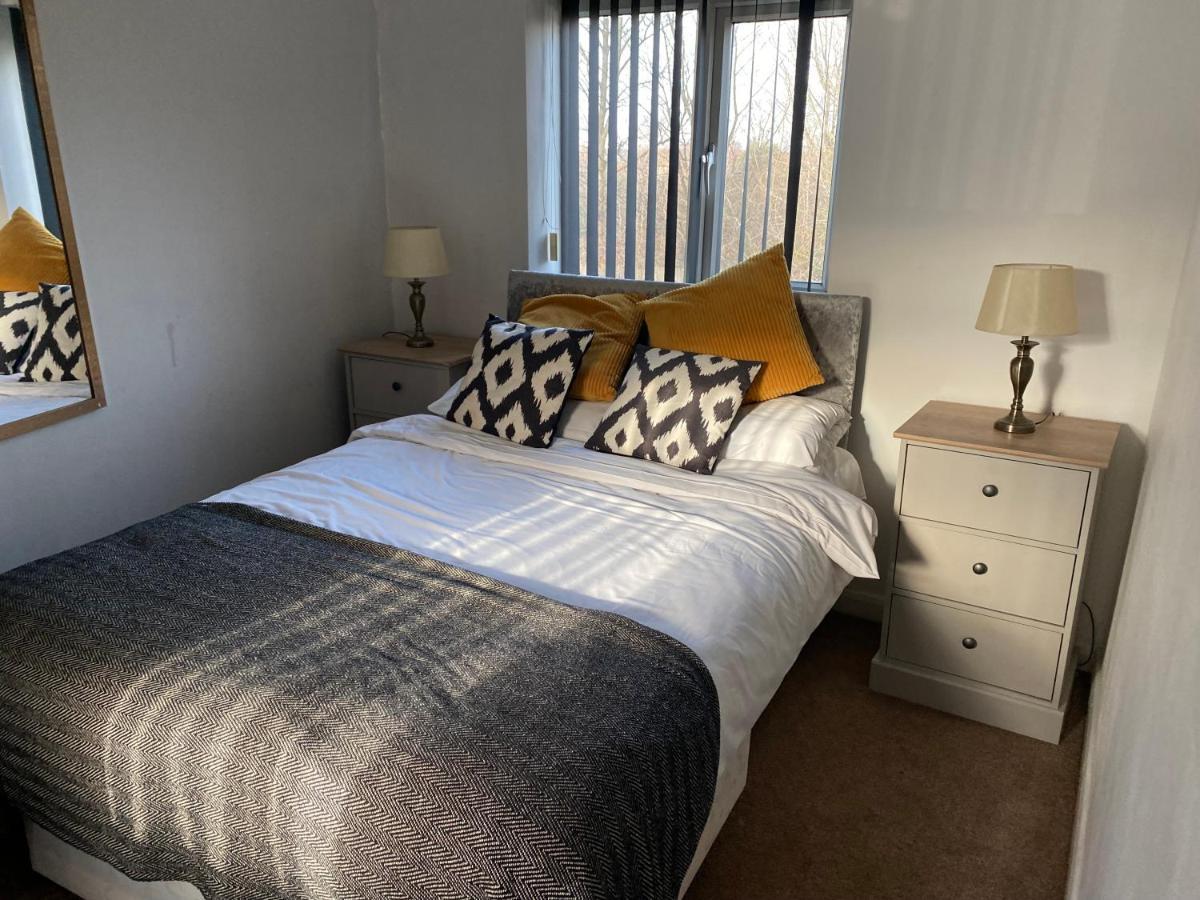Cozy 4 Bedroom House In Smethwick With 4 Bathrooms Perfect For Contractors And Families برمنغهام المظهر الخارجي الصورة